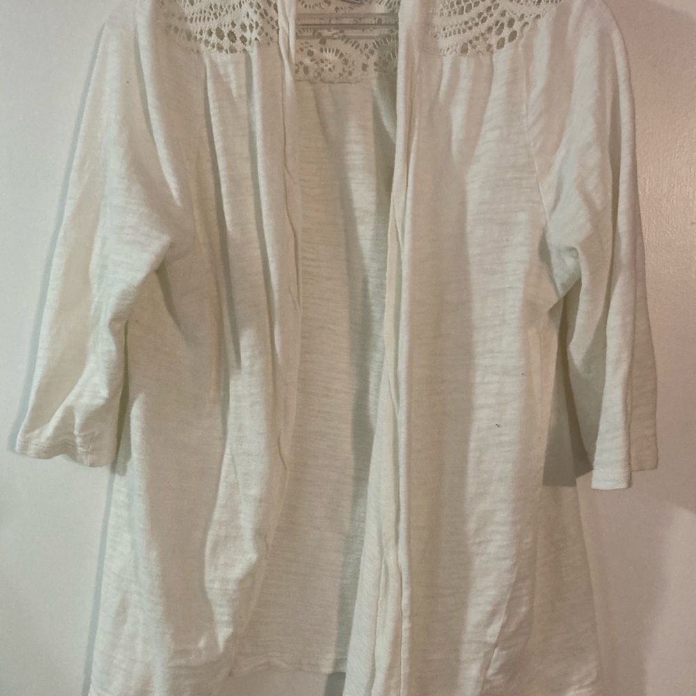 Liz Claiborne Cream Lace open Cardigan, size PXL, great condition.